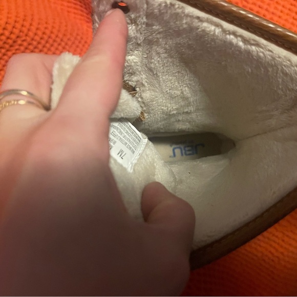 JBU by Jambu Women’s size 7 waterproof duck boots. Worn once to shovel. - Picture 3 of 7